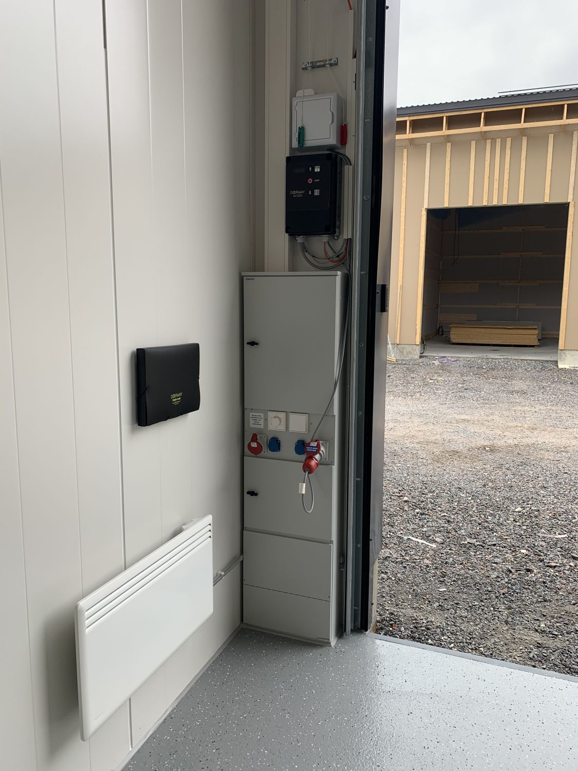 Sähkökeskus, voimavirta, nosto-oven sähkömekanismi