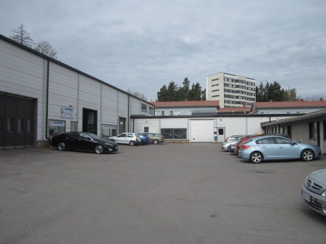 Katutason toimitilaa 115m2 Wärtsilänkadulla.