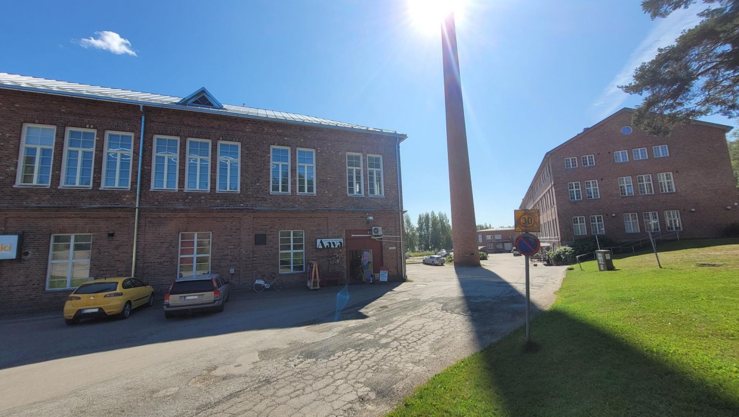 Julkisivu