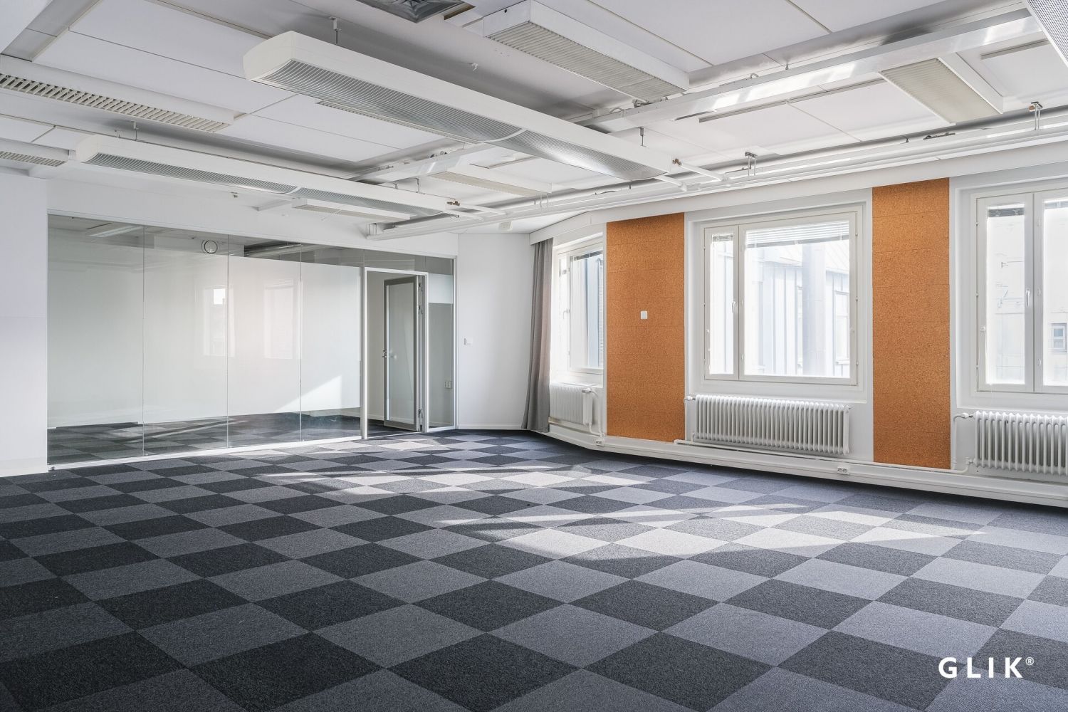 toimisto remontoitu laadukkaasti