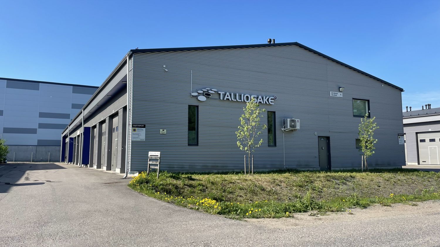 Julkisivu