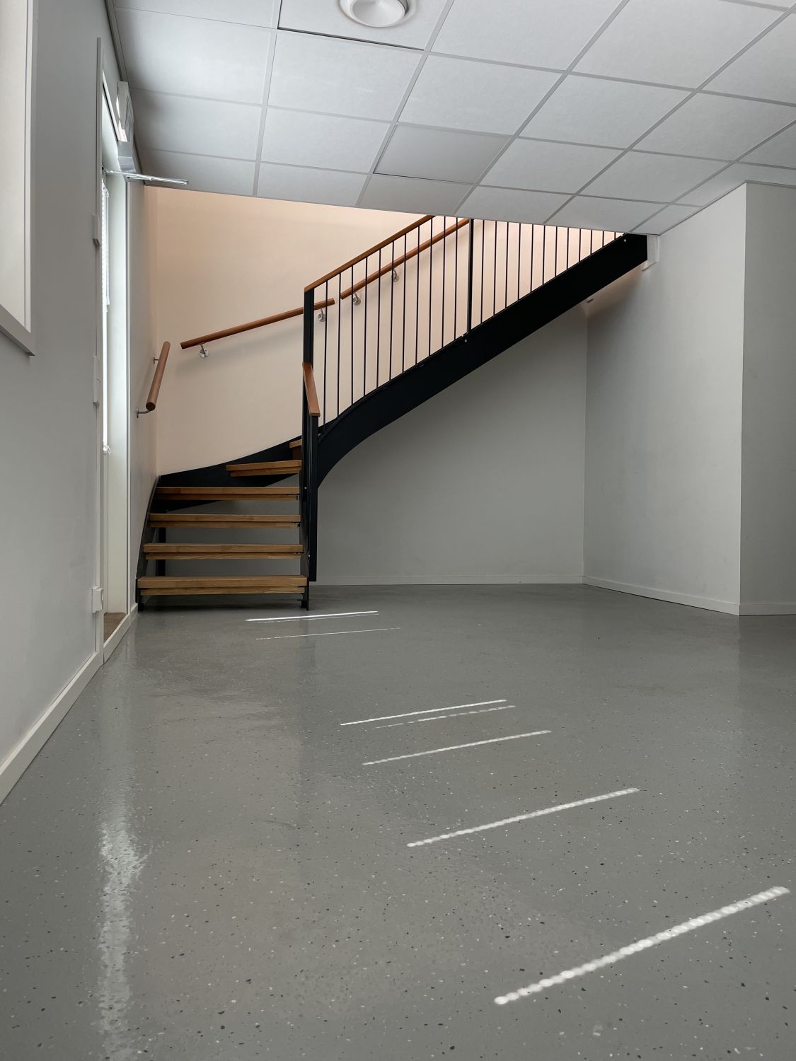 Keimolan Talliosakkeelta monikäyttöinen ja edustava liiketila 3. Vuokrataan vain yritysasiakkaille – vuokraan lisätään ALV 25,5%.