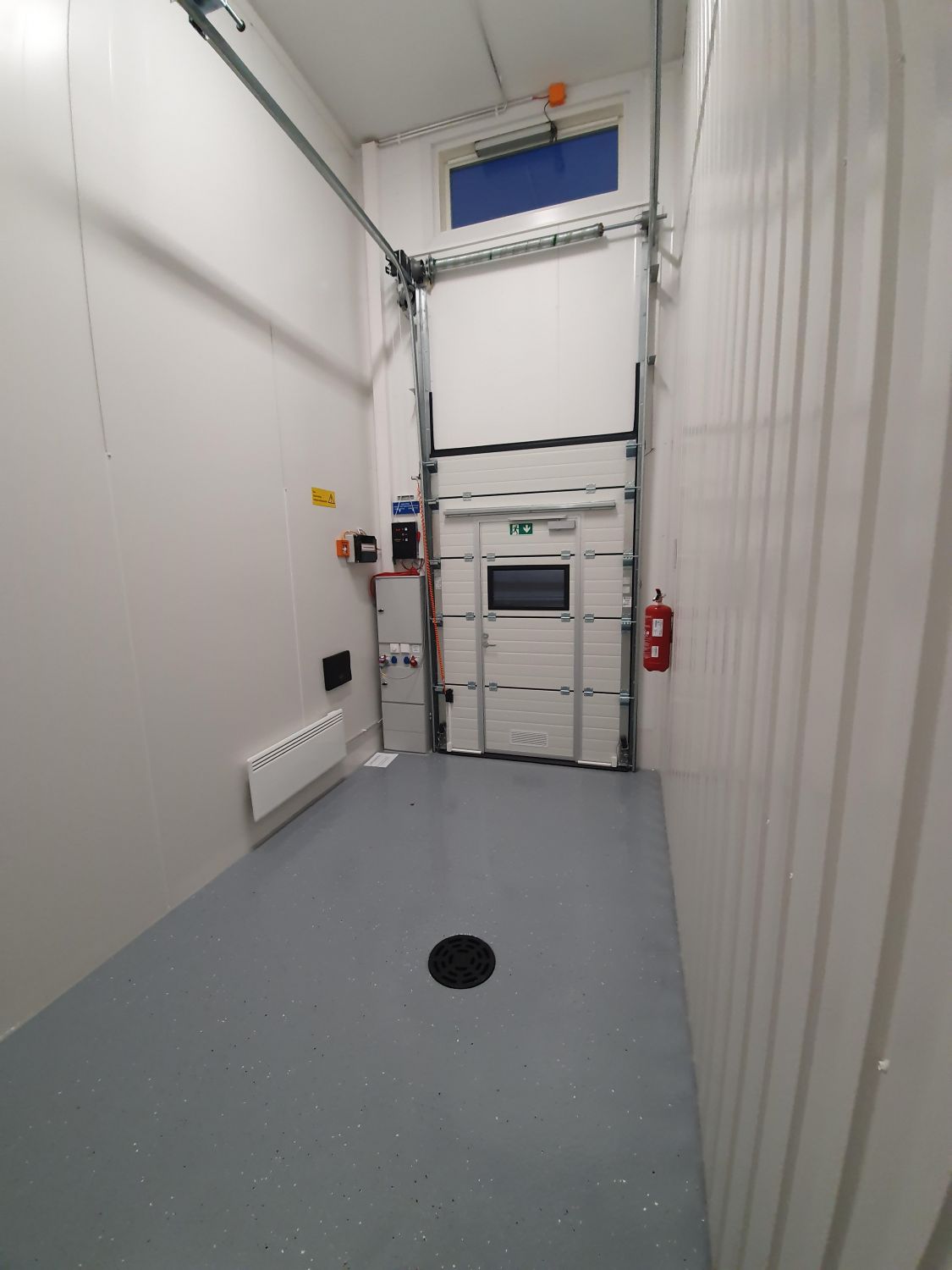 Koivukylän Talliosakkeelta näppärä päätyvarasto, talli, harrastetila 47.