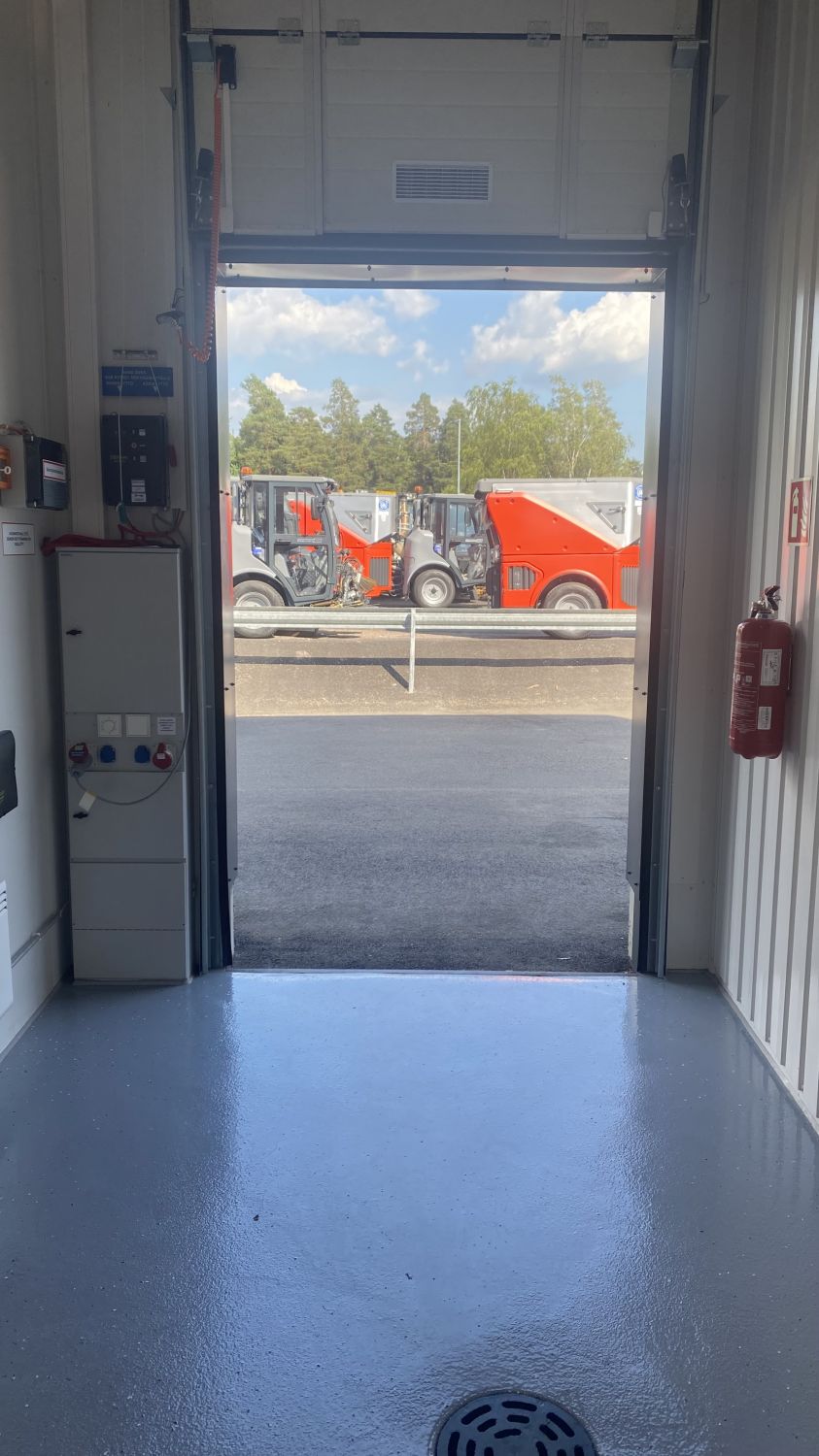 Tilakuva sisältä ulospäin