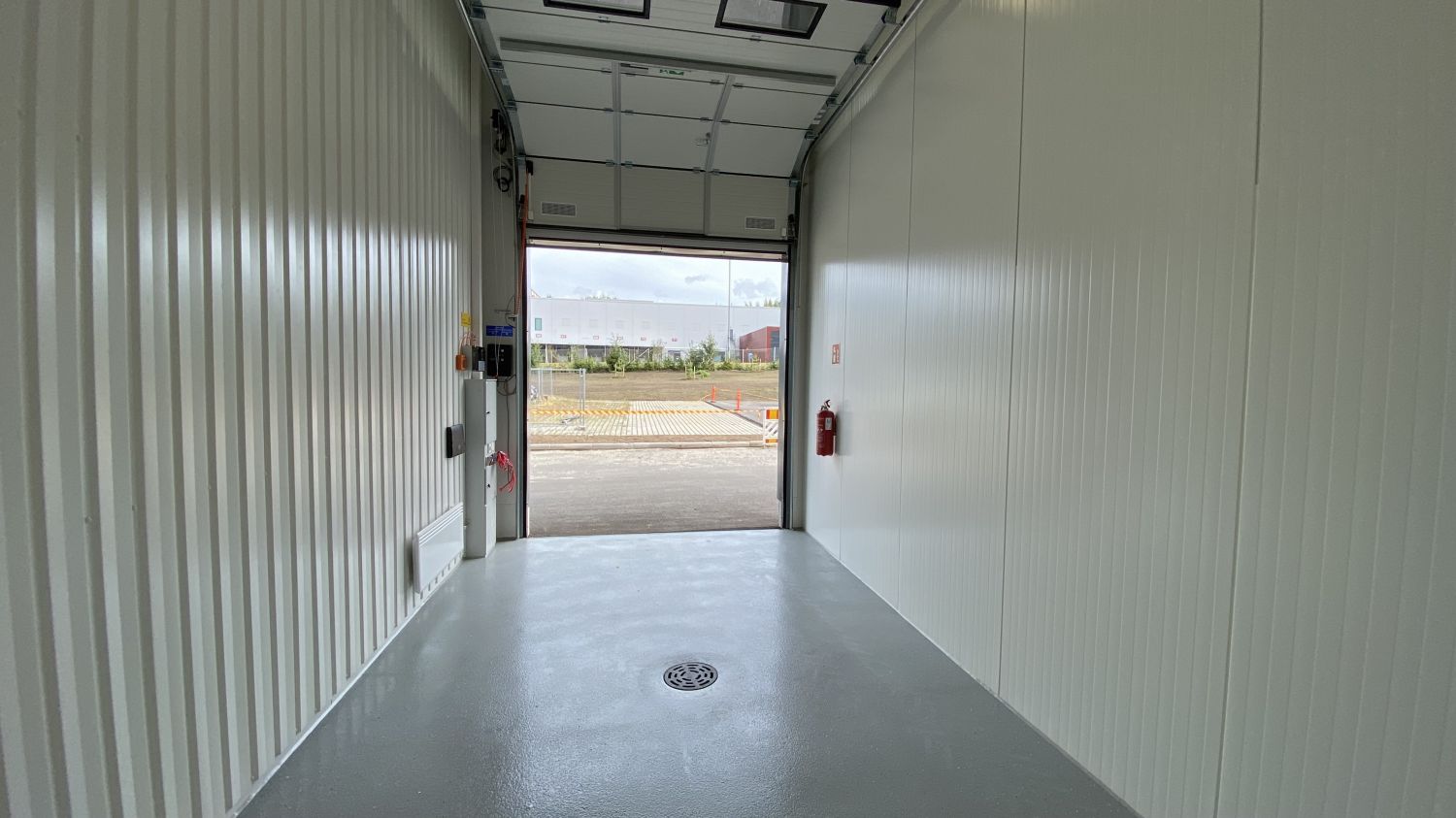 Tikkurilan Talliosakkeelta monikäyttöinen kulmavarasto, autotalli, harraste-, toimitila 155. 