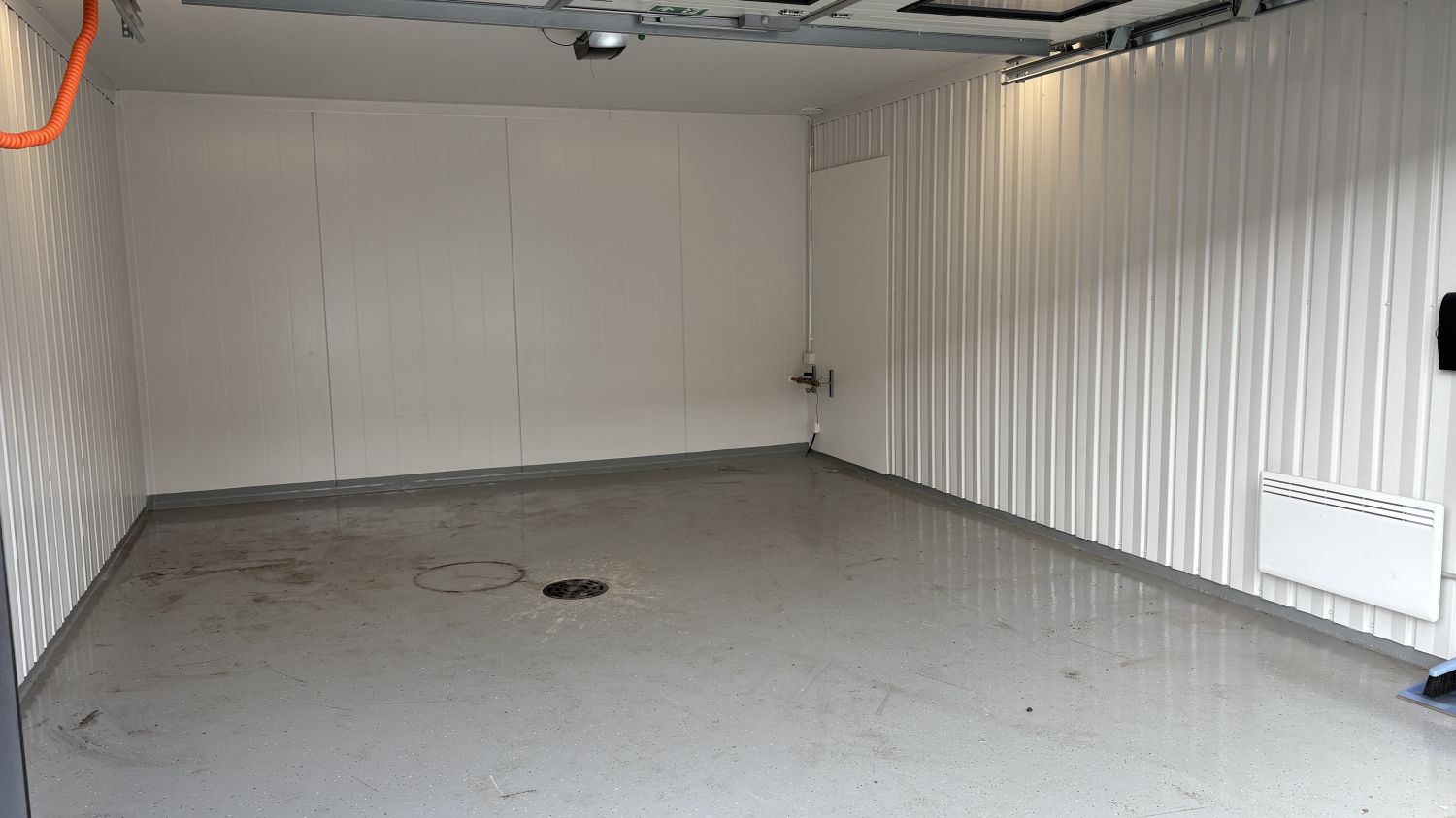 Tikkurilan Talliosakkeelta monikäyttöinen varasto, autotalli, harrastetila 35. Vuokrattavissa sopimuksesta jo aiemmin! ...