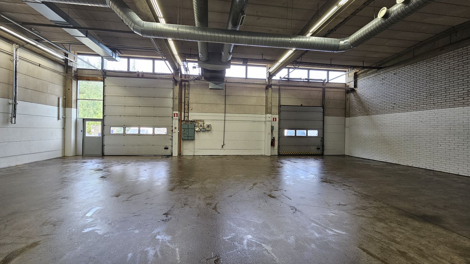 Hallikuva nosto-oville päin