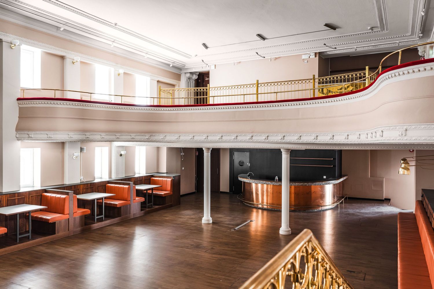 HISTORIALLINEN ADAMS - SALI HELSINGIN SYDÄMESSÄ.Mahdollisuus vuokrata Adams sali, neuvottelutilat 5 kpl, sekä palvelutilat (catering kettiö, wc tilat ) Erottajalta. Tila ei kuitenkaan sovellu ravintola-, yökerho- tai kuntasali - toimintaan. Kun haluat tyylikkyyttä, arvokkuutta ja viihtyisyyttä Hel...