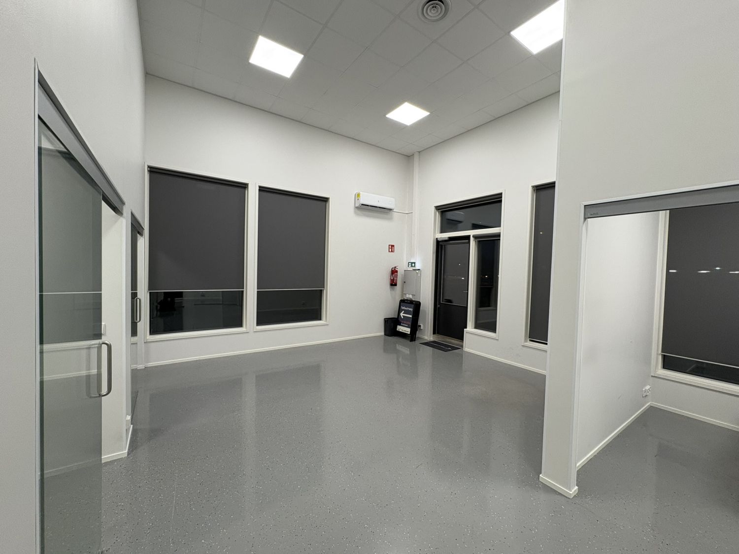 Suositulta Karistonkadun talliosakkeelta valoisa, monikäyttöinen ja edustava liiketila 1. 