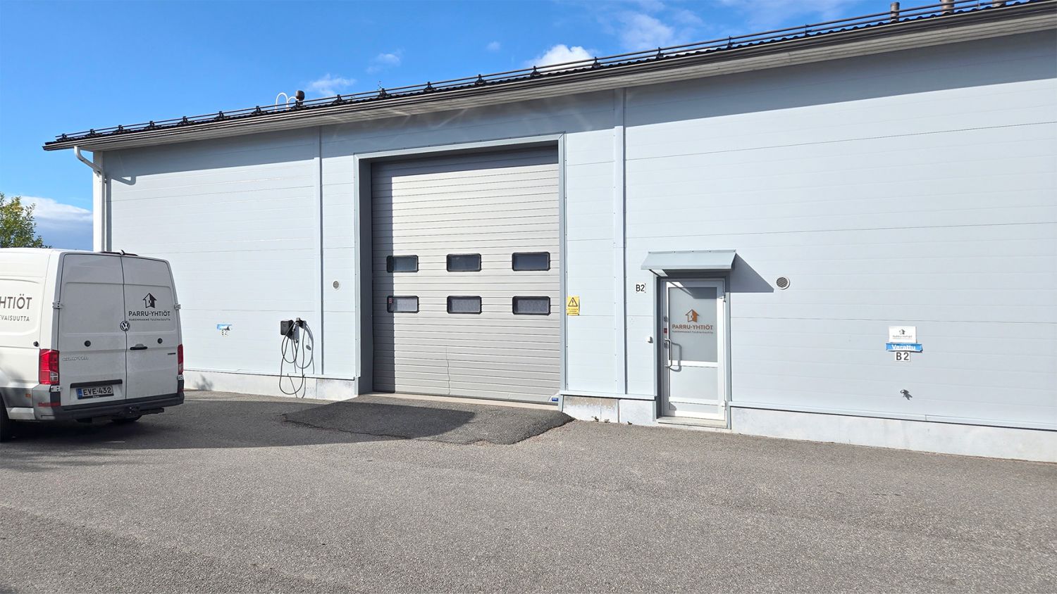 Vuokrattavana hallitila, parvi sekä todella hienot toimistotilat Järvenpäässä! Vuokra 1990 €/kk + alv