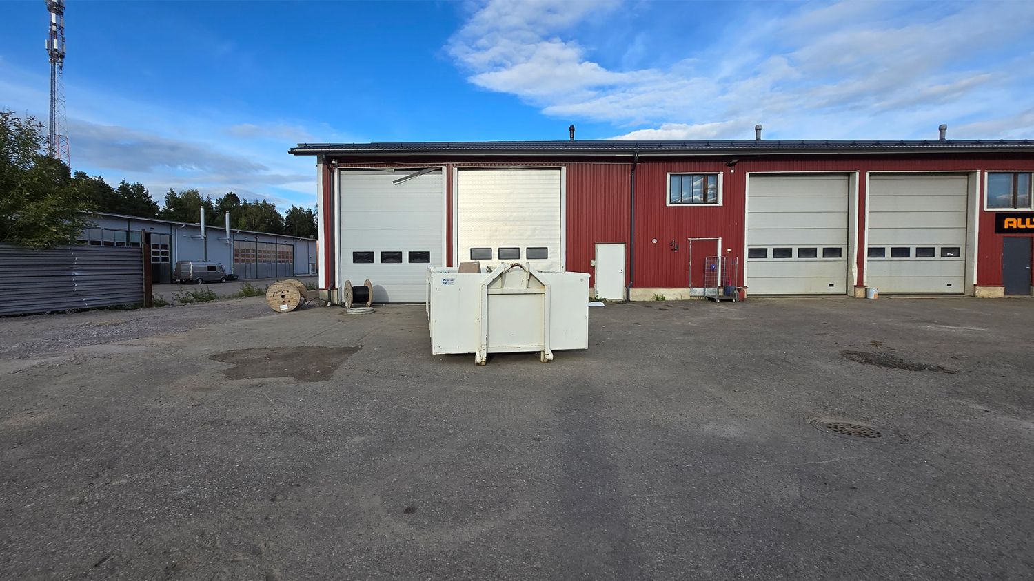 Sadevesihiekan ja lietteen vastaanotto altaat vuokrattavana!