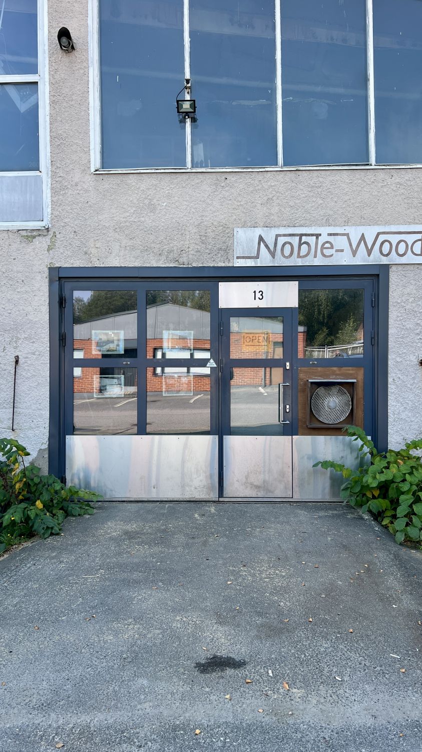 Katutason toimitila Uudenmaantien varrella nyt vapaa uudelle käyttäjälle. Tila soveltuu työpajaksi, varastoksi tai jonkinlaiseen säilytykseen. Tilan mitat n. 7 x 13m.