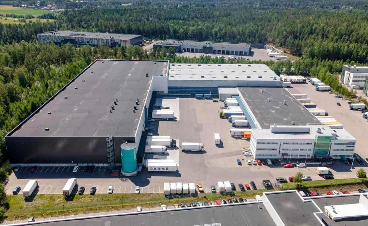 Ansatie 4 - Varasto 1.300 m²