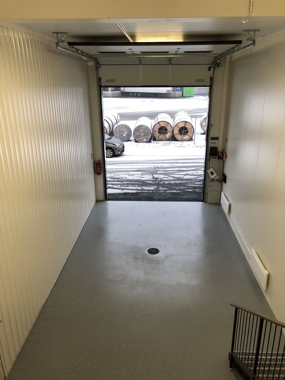 Tilakuva parvelta alas