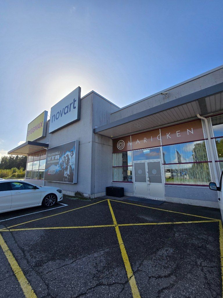 Valoisaa liiketilaa Ohikulkutien varrella