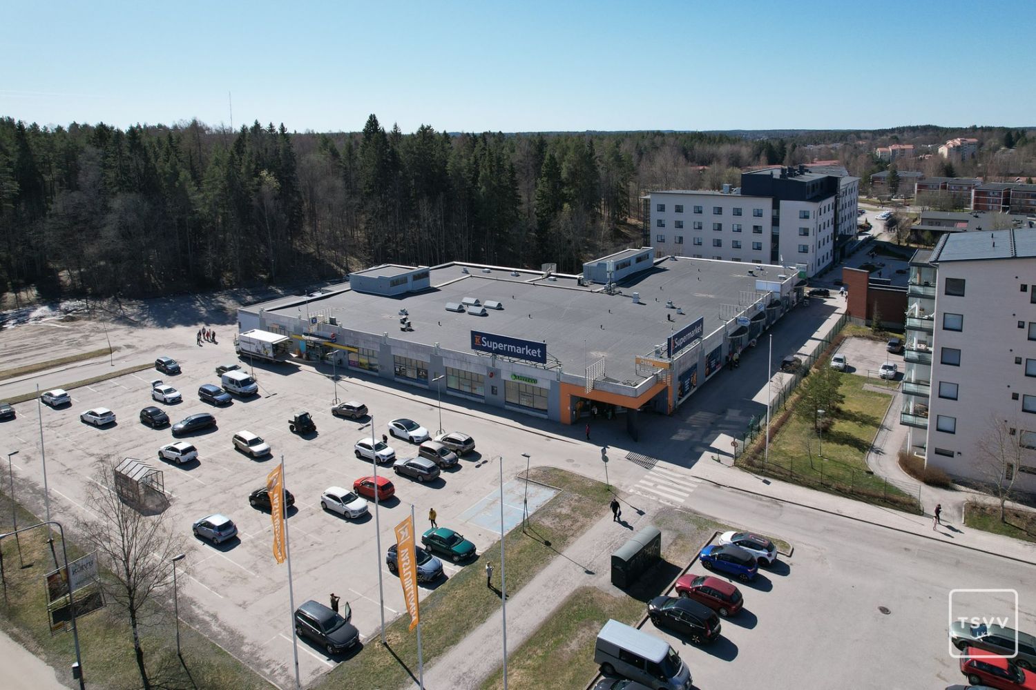 Vuokrataan ravintolatila Koivulan kauppakeskuksessa.Vuokrataan tilava ravintolatila Turun Koivulassa, osoitteessa Kataraistentie 7. Tämä 116 m²:n liiketila sijaitsee katutasossa, mikä tarjoaa erinomaisen näkyvyyden ja helpon saavutettavuuden asiakkaille. Koivula on rauhallinen ja viihtyisä kaupung...