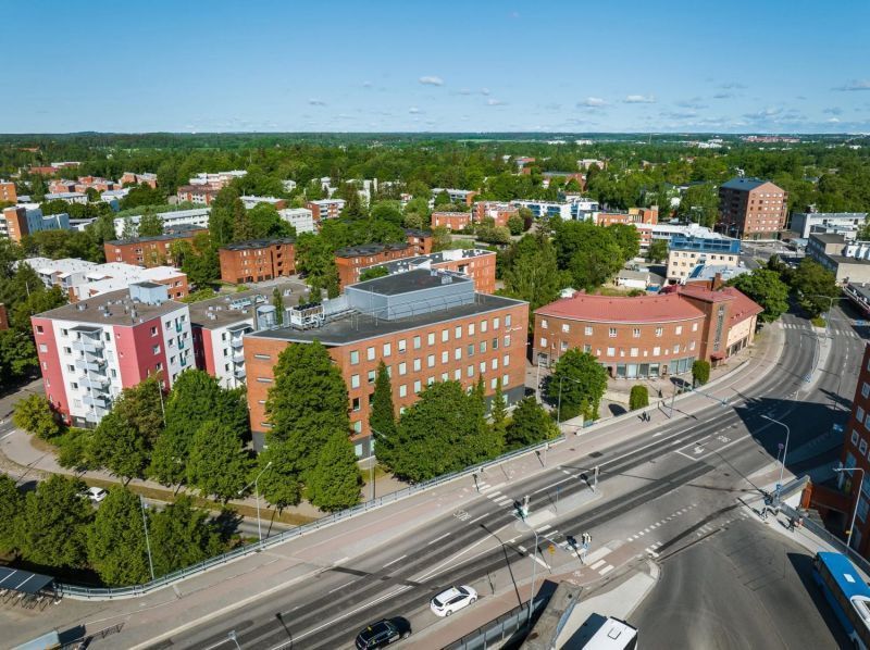 Siisti 12,7 m² pientoimistotila kolmannesta kerroksesta Malmilla