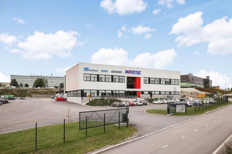 Korkea ja siisti 726,5 m² varastotila sekä 235 m² - 356 m² toimisto Aviapoliksesta, hyvien kulkuyhteyksien varrelta.
