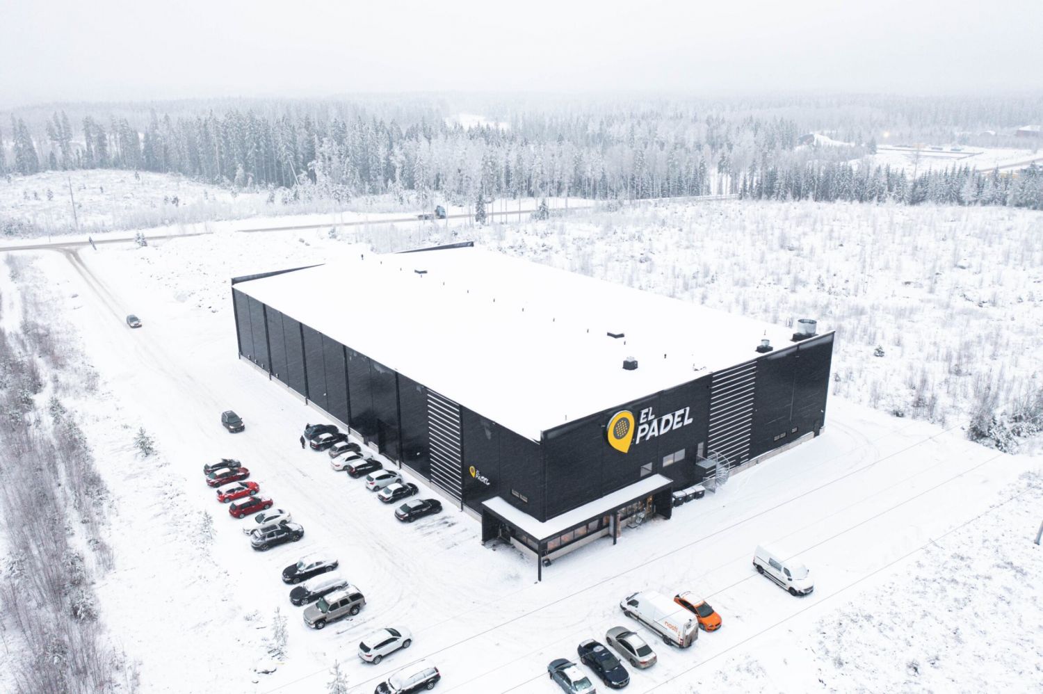 iso tontti jossa hyvin pihatilaa