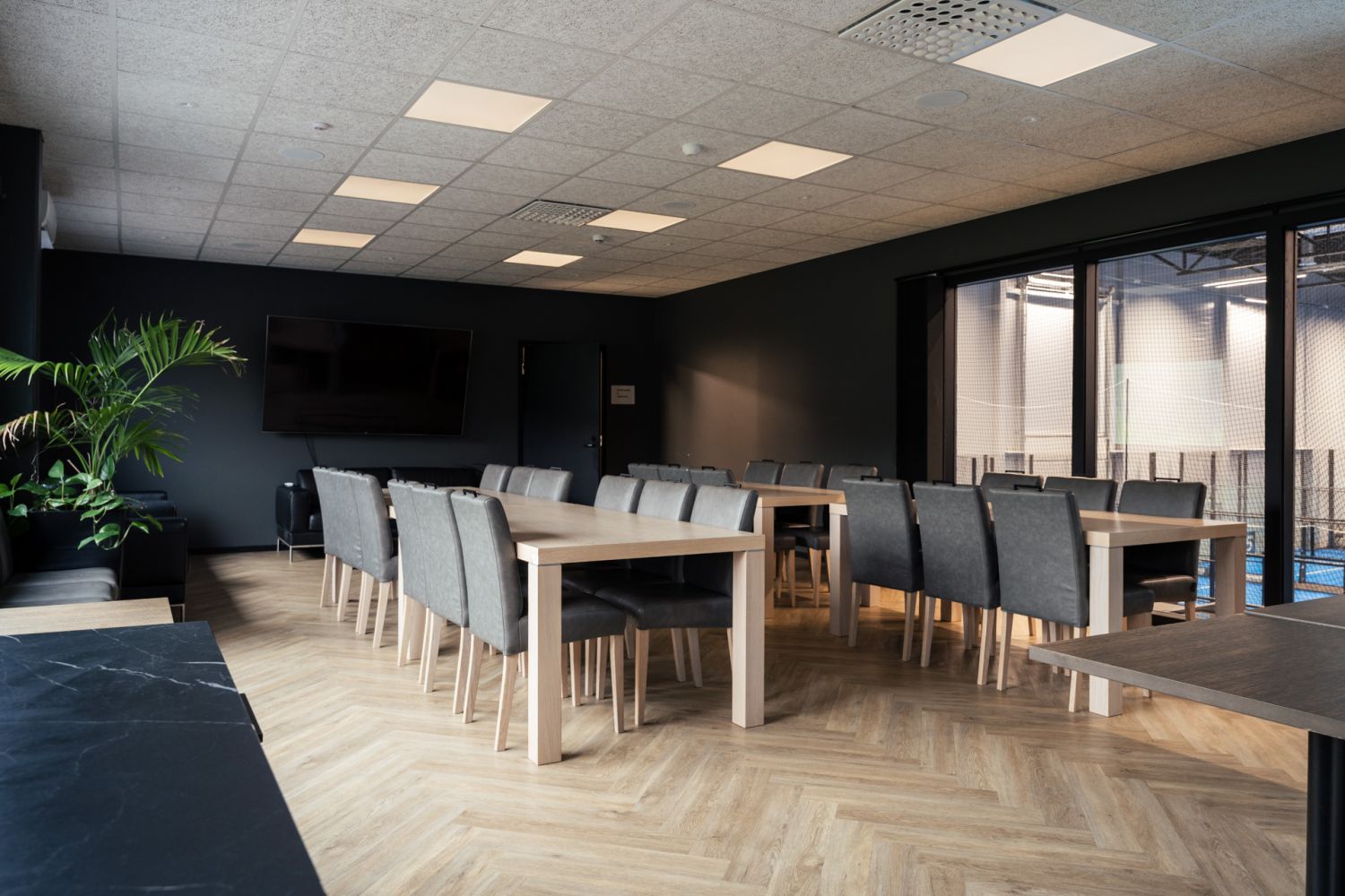 edustavaa tilaa toimistokäyttöön