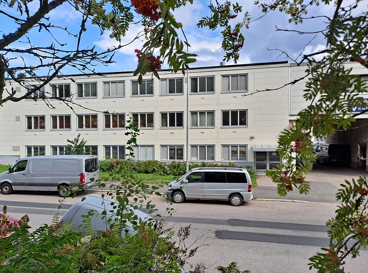 Tilava teollisuus- ja varastotila Itäväylän varrelta! Velaton myyntihinta 289’000 €