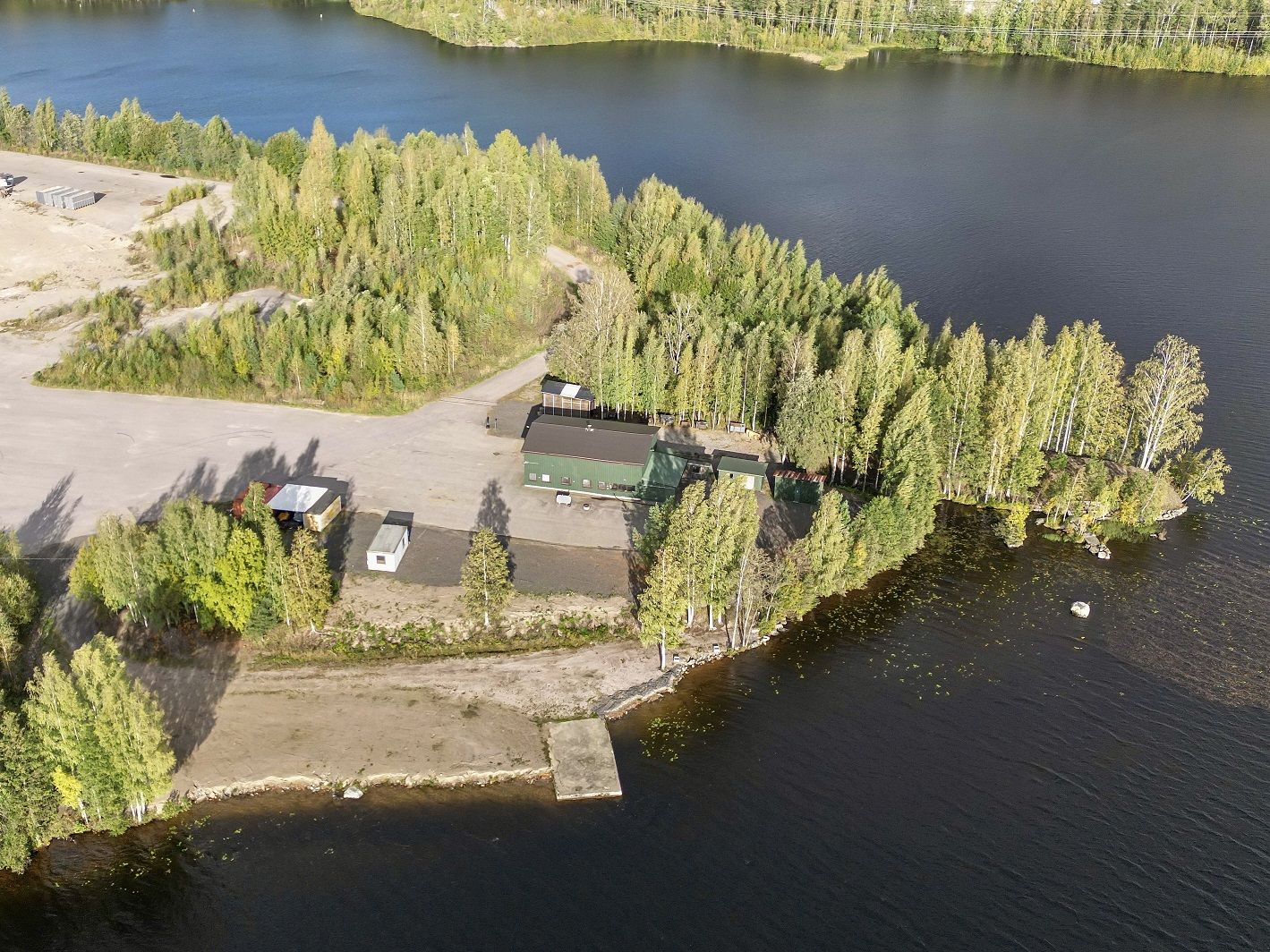 Teollisuustontti ja huoltorakennus Heinolan Sahanniemessä