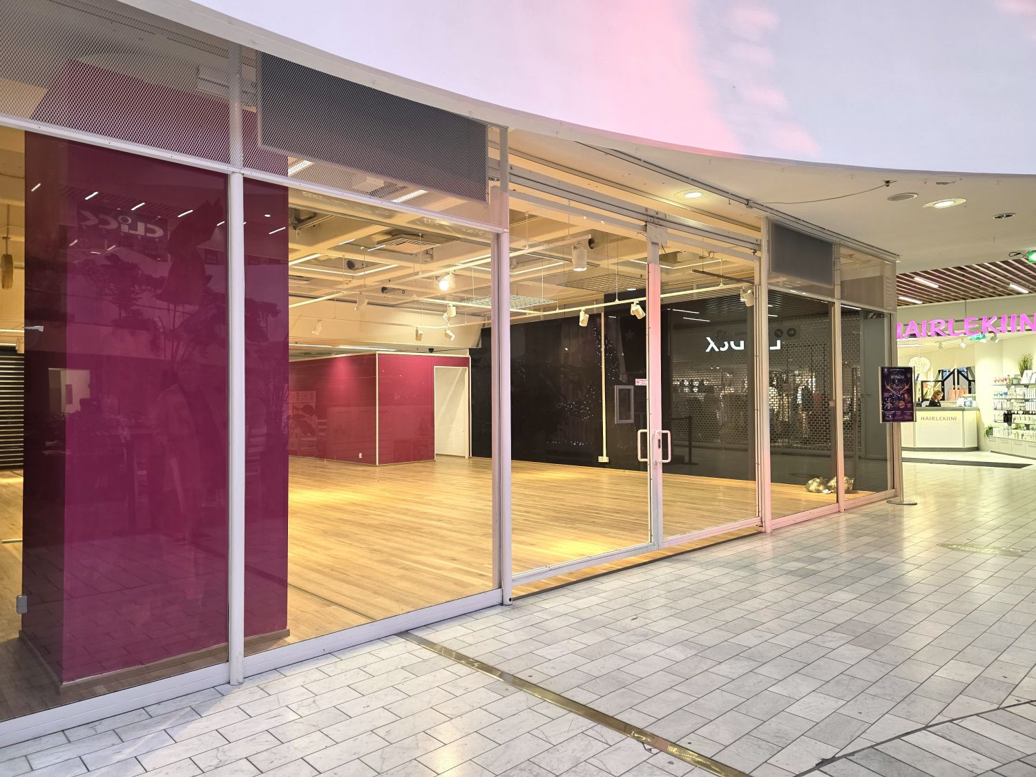 Asiakas sisäänkäynti