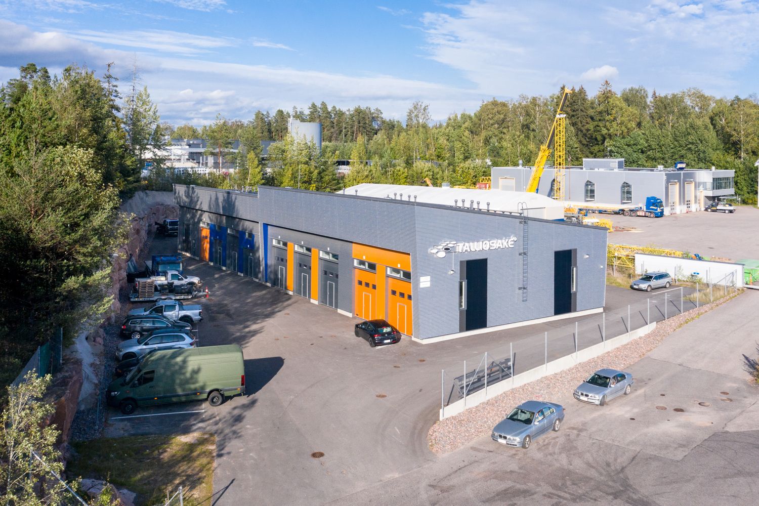 Julkisivu