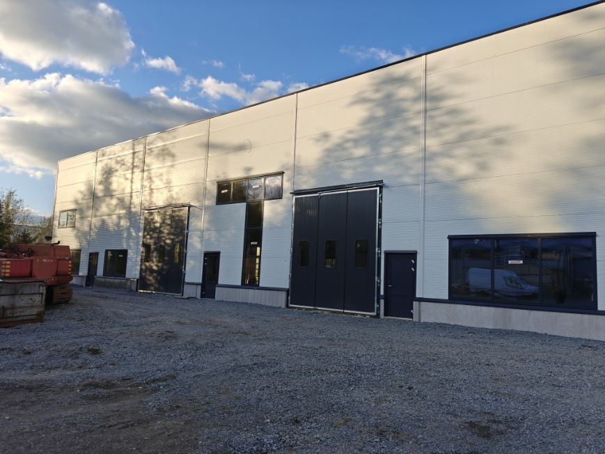 UUTTA VALMISTUVAA HALLITILAA KOLMENKULMAN ALUEELLA, 159 ja 233 m2, ERIKSEEN TAI YHDESSÄ!