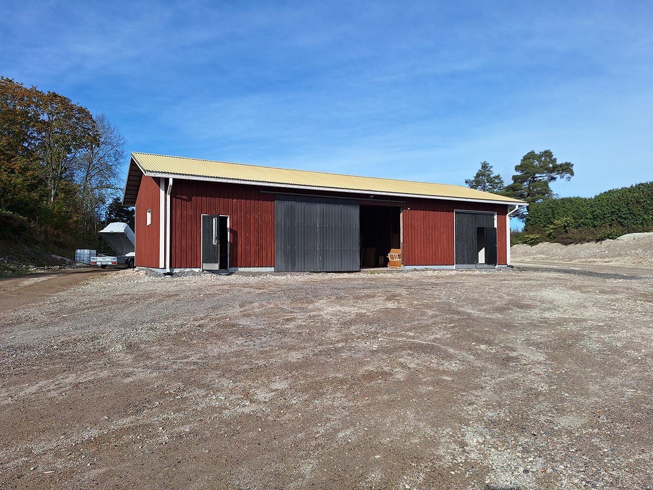 Varastotilaa vuokrattavana Sipoossa! 6 €/ m²/kk + alv ja piha 1 €/ m²/kk