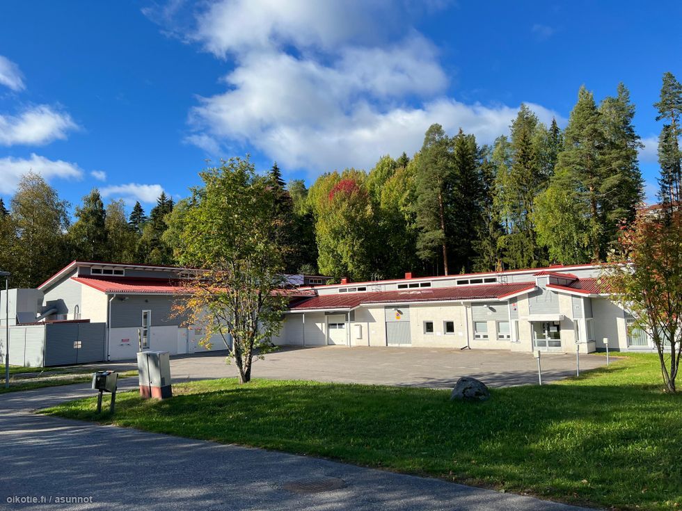 Siistikuntoiset ja remointoidut tilat joissa Toimisto/Sosiaatilat ~160m2 sekä Tuotantotilaa ~700m2.