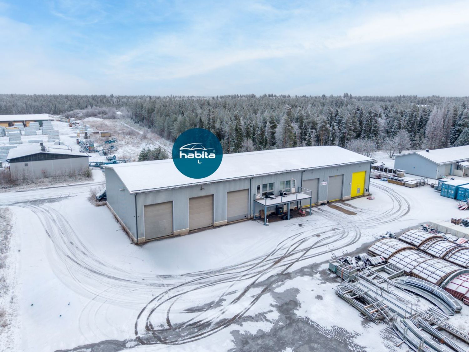 Halli 100-300 m² + toimisto 9x5m,sosiaalitilat.