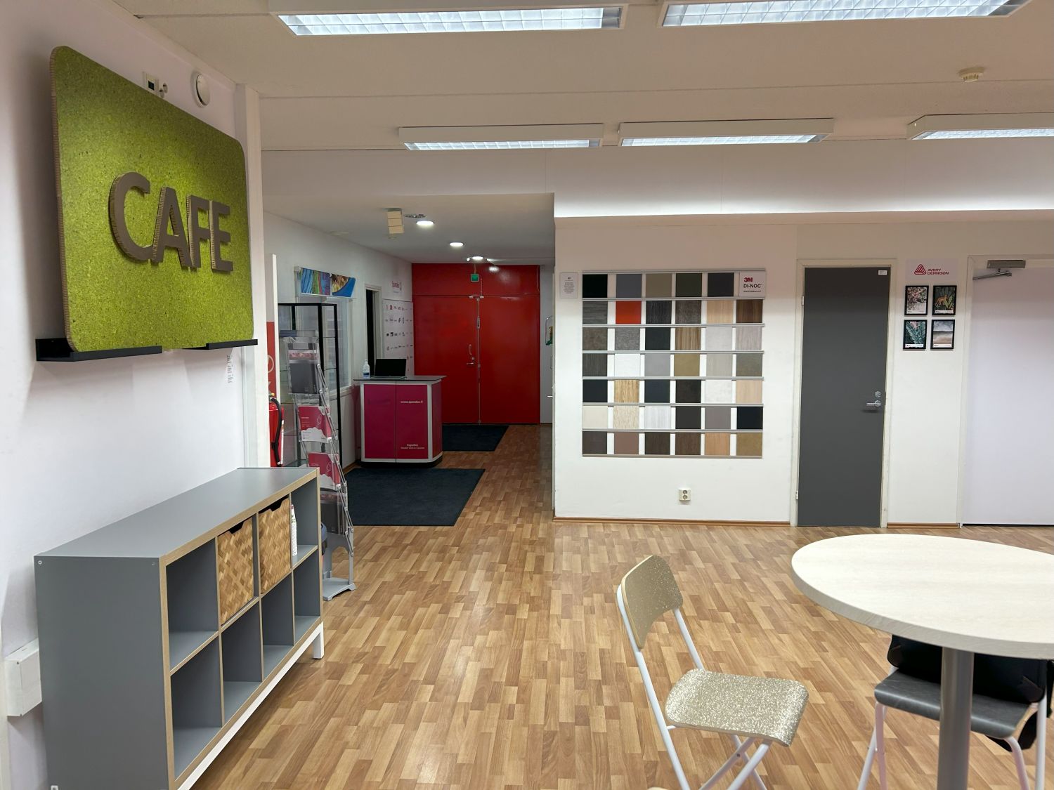 1. krs toimisto/showroom