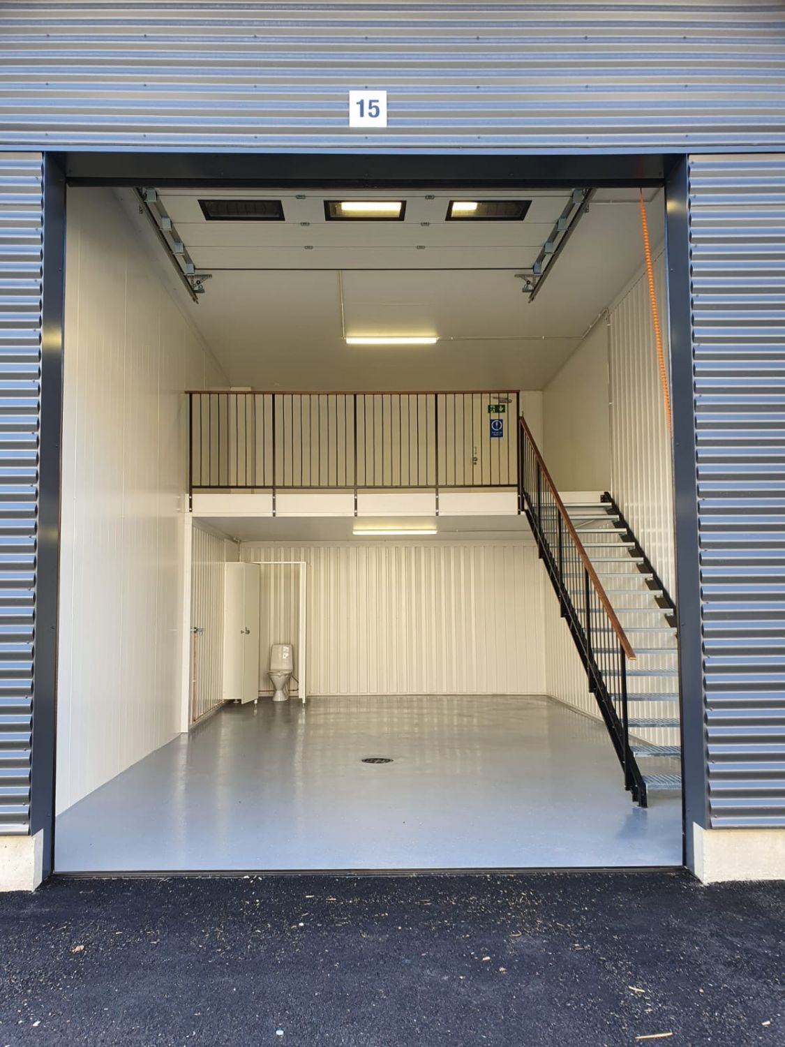 Keimolan Talliosakkeelta monikäyttöinen varasto, autotalli, harraste-, toimitila 15. Tilassa jo valmiina parvi sekä wc. ...