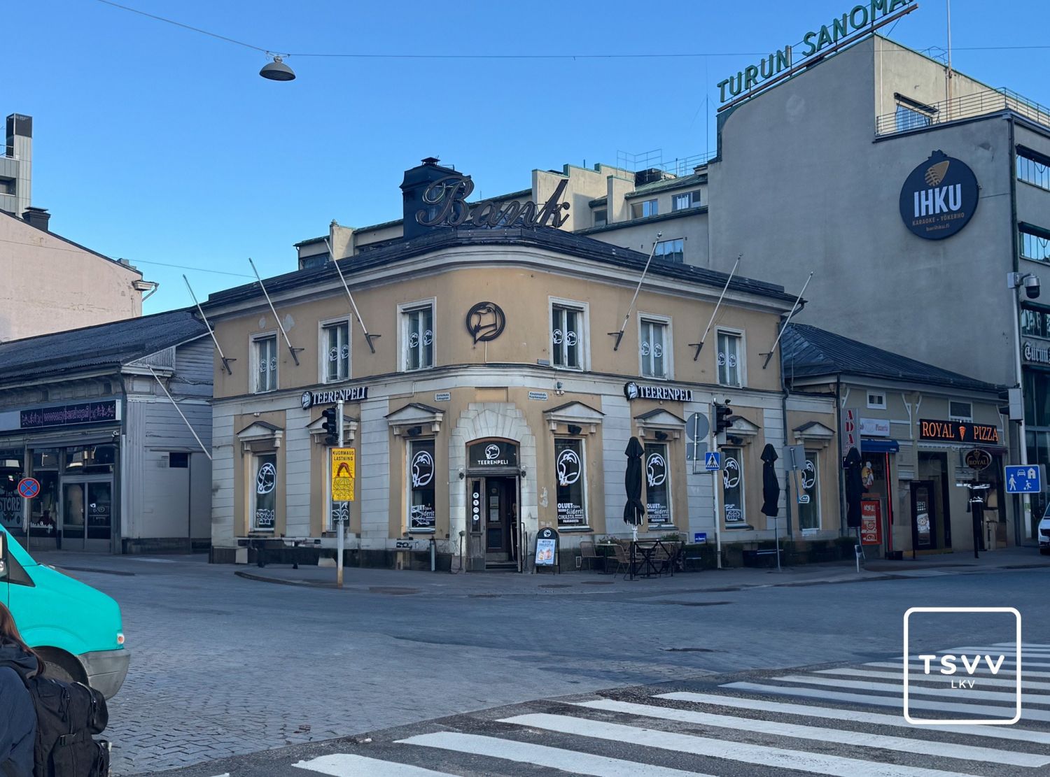 Eerikinkadulla, Turun sydämessä, odottaa tilava toimitila etsii uutta vuokralaista. Tämä 286 neliömetrin liiketila tarjoaa erinomaiset puitteet toiminnalle vilkkaassa kaupunkikeskustassa. Sijainti on ihanteellinen, sillä alueella on erinomaiset liikenneyhteydet. Tila on kahdessa kerroksessa (1. Kr...