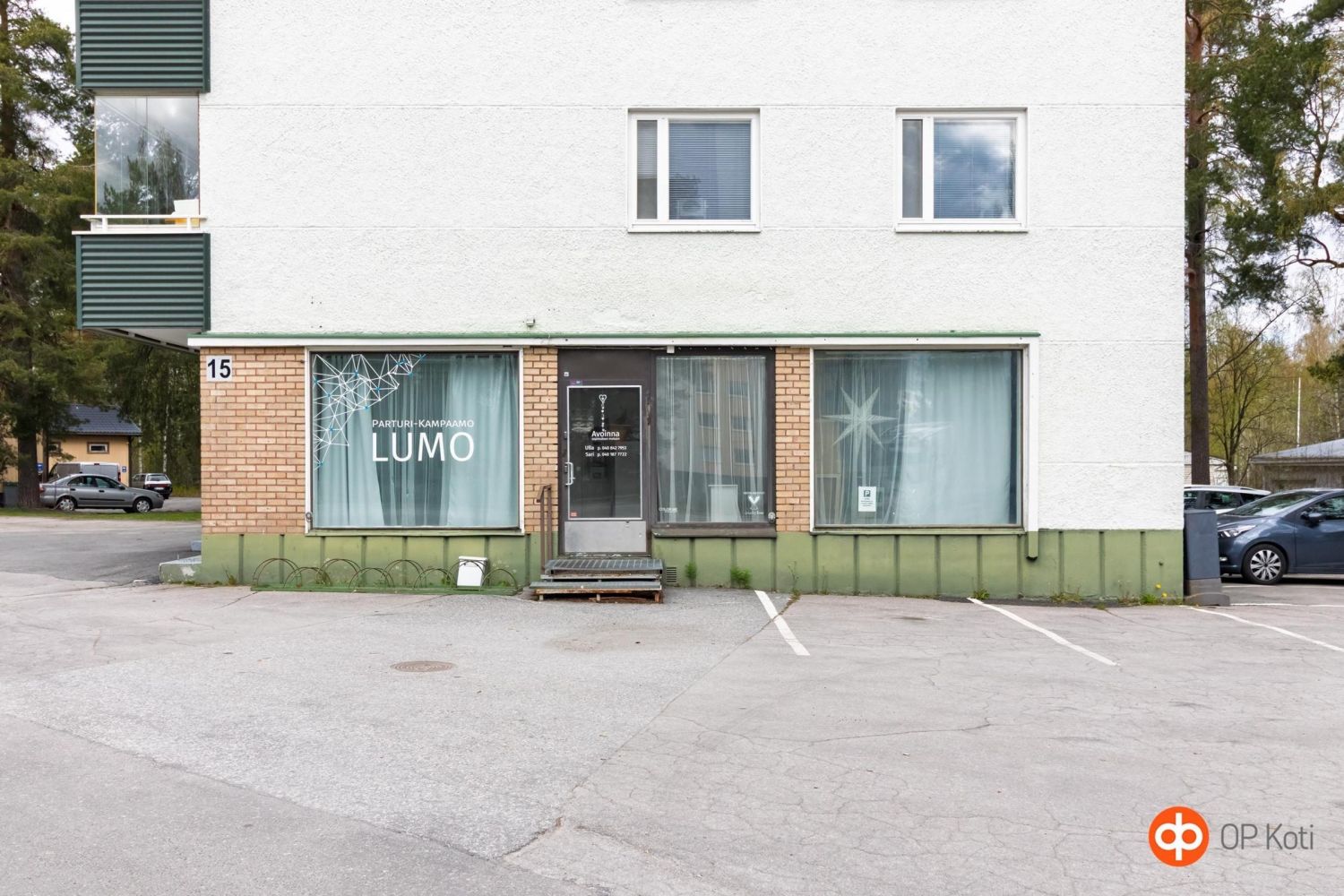 Kotakennääntiellä näkyvällä paikalla ns. kivijalassa yhtenäinen siistikuntoinen liiketila 54 m2, jossa runsaasti näyteikkunoita. Tilasta käynti kellarikerrokseen, jossa varastotilat, sostila ja wc (46m2). Kellarikerroksen tilan vastikekerroin 0,5 ja liiketilan 1. Sovi esittely.