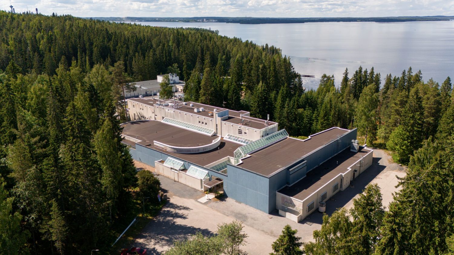 Tampereen Kaupin urheilukeskittymässä sijaitseva UKK-instituutin uudistustyöt etenevät vauhdilla ja seuraavaksi käyttöön saadaan päärakennuksen yhdeksän täysin remontoitua hyvinvointitilaa.