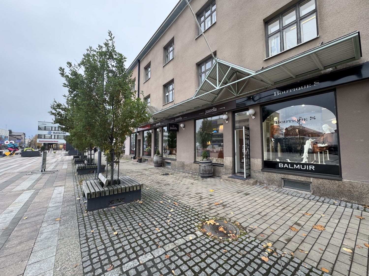 Ravintolan edusta ja mahdollinen terassialue kesällä