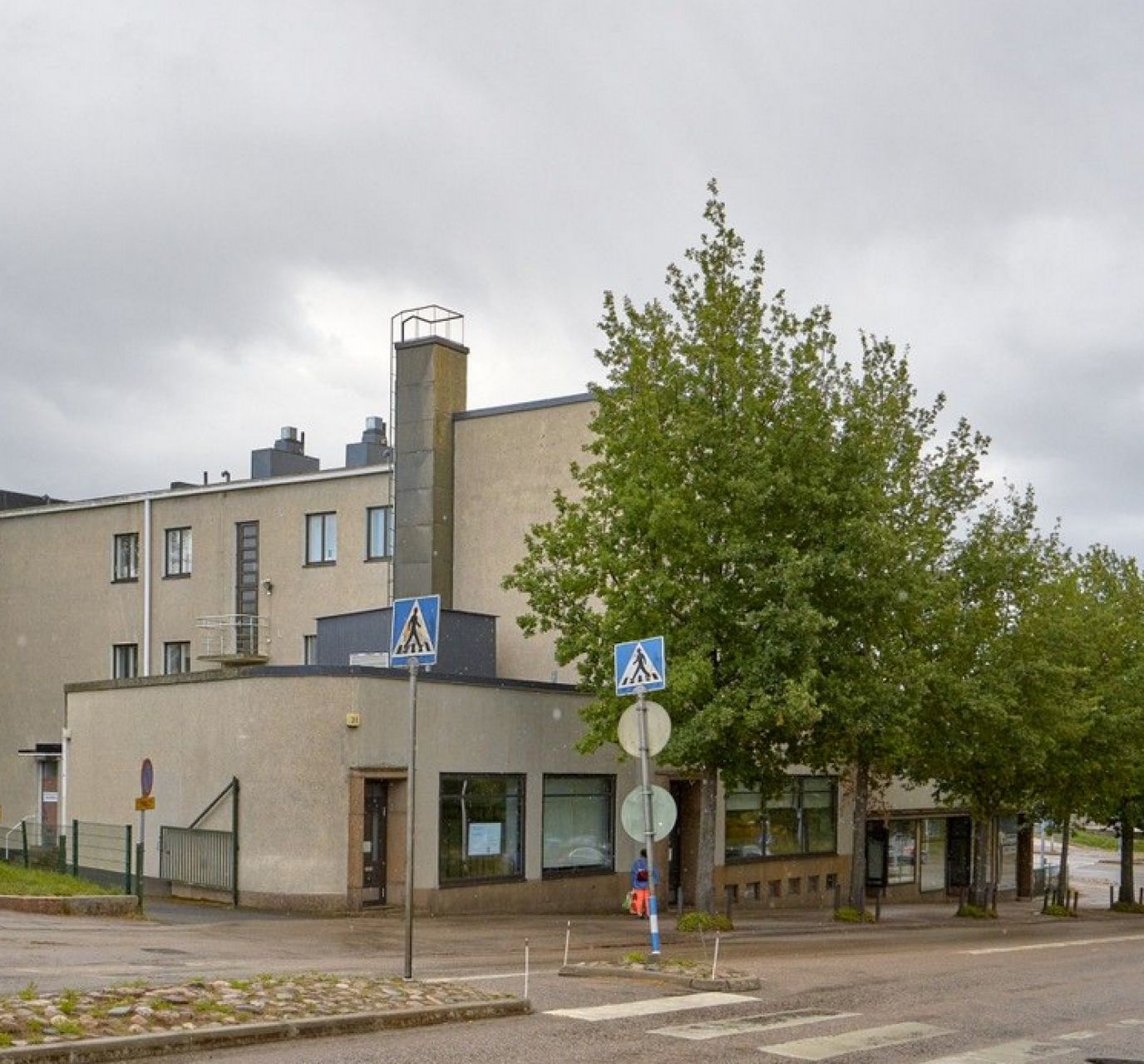 Varastoholvi Karhulan keskusta!