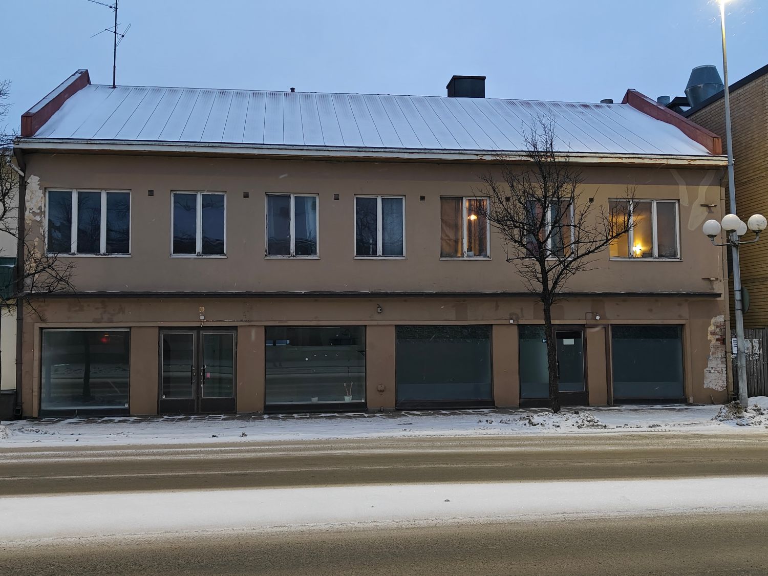 Liikehuoneisto pääkadun varrella. Hyvä sijainti!Vapaa 17.1.2026