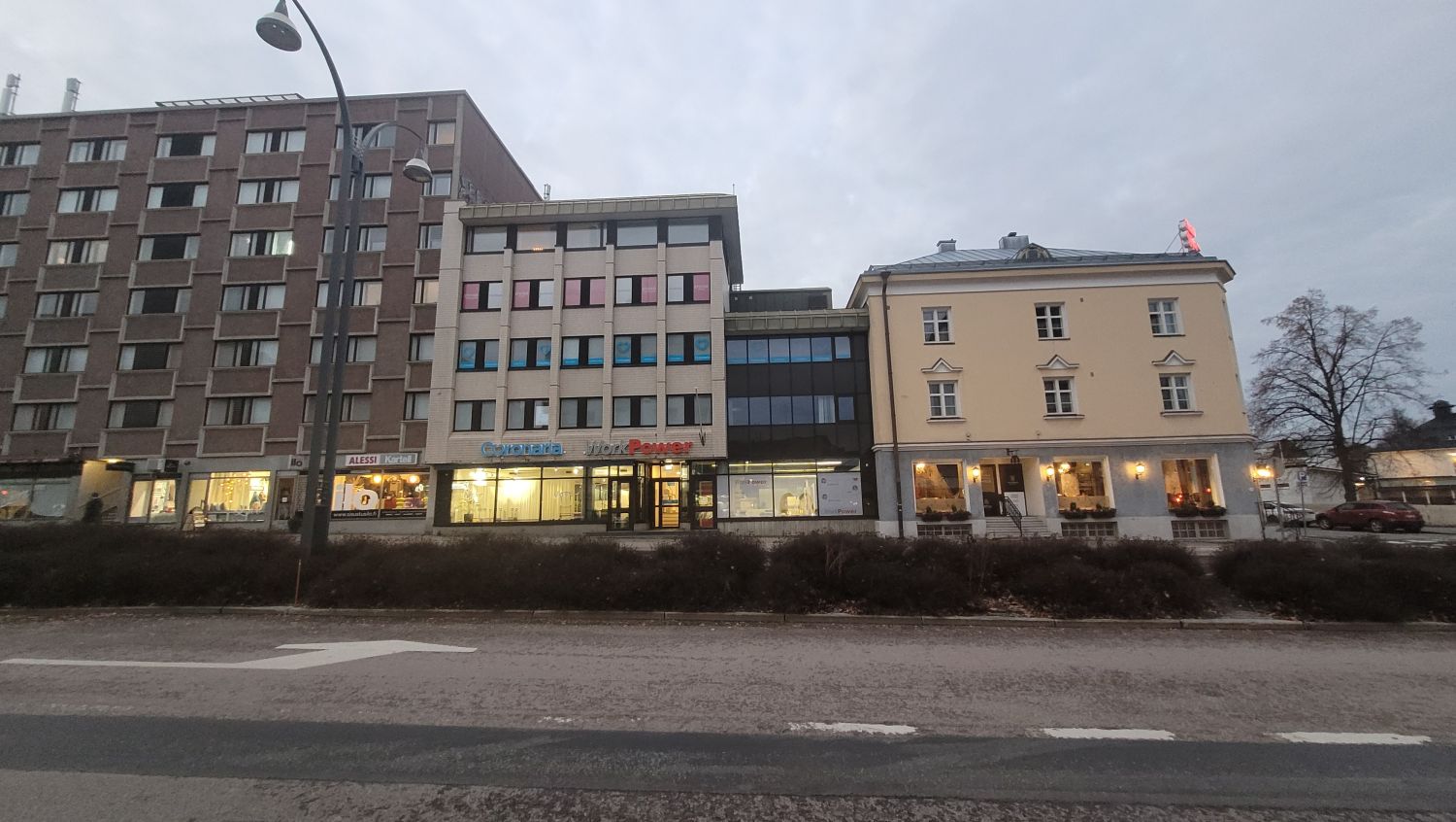 Vuokrataan Yliopistonkadulta n. 268 m2 toimisto - tai asiakaspalvelutilaksi soveltuvaa liiketilaa. Tilat sijaitsevat toi...