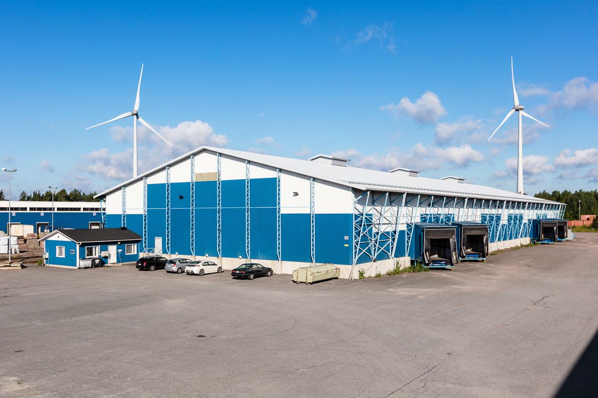 Julkisivu toimistosiipi