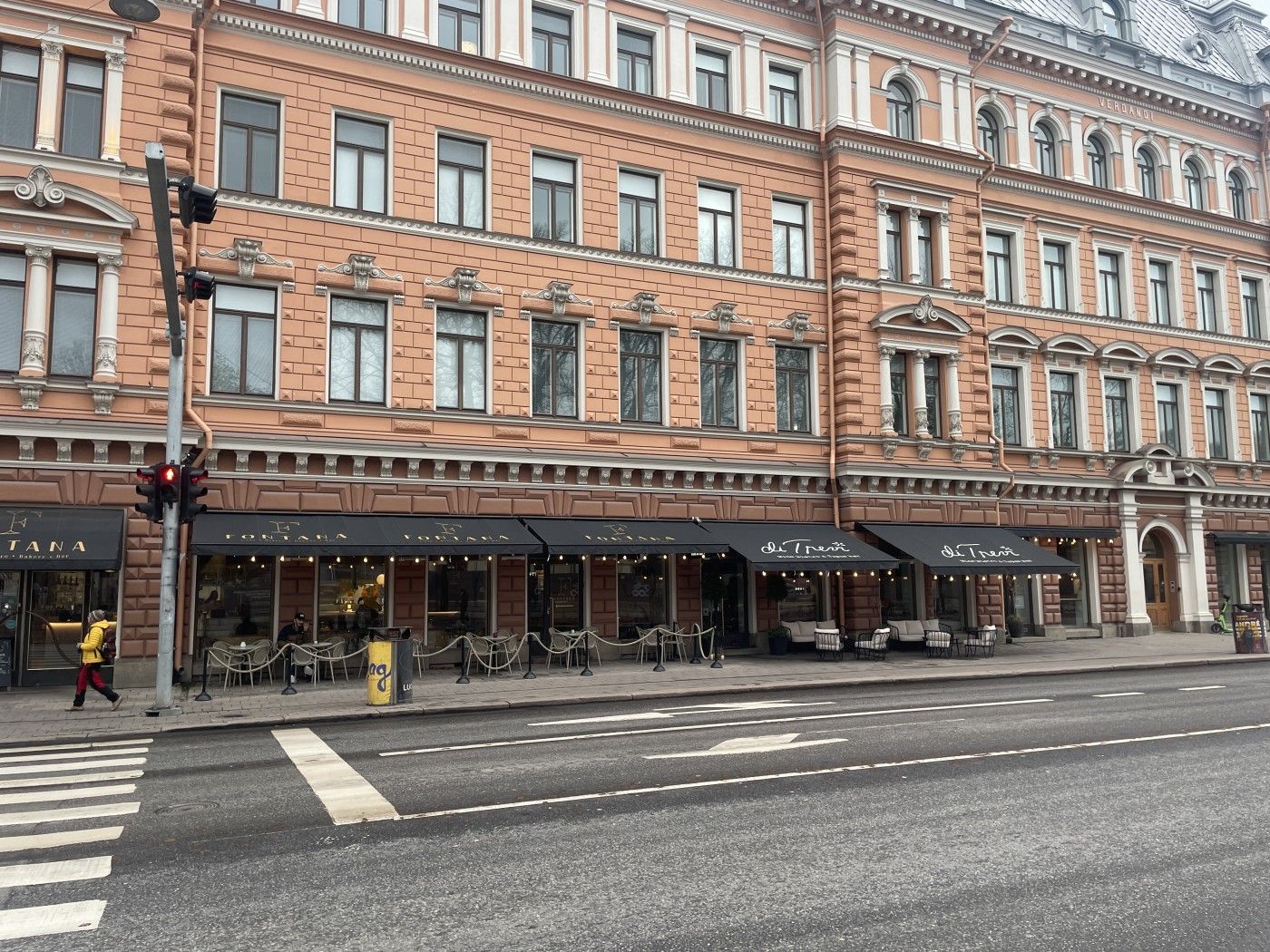 Vuokrattavana 126 m² katutason liiketila Turun tunnetussa Verdandin arvokiinteistössä, osoitteessa Aurakatu 1. Tila sijaitsee loistavalla paikalla Aurajoen välittömässä läheisyydessä arvokiinteistössä, jonka on suunnitellut maineikas arkkitehti Frithiof Strandell. Kiinteistö on valmistunut vuonna 1...