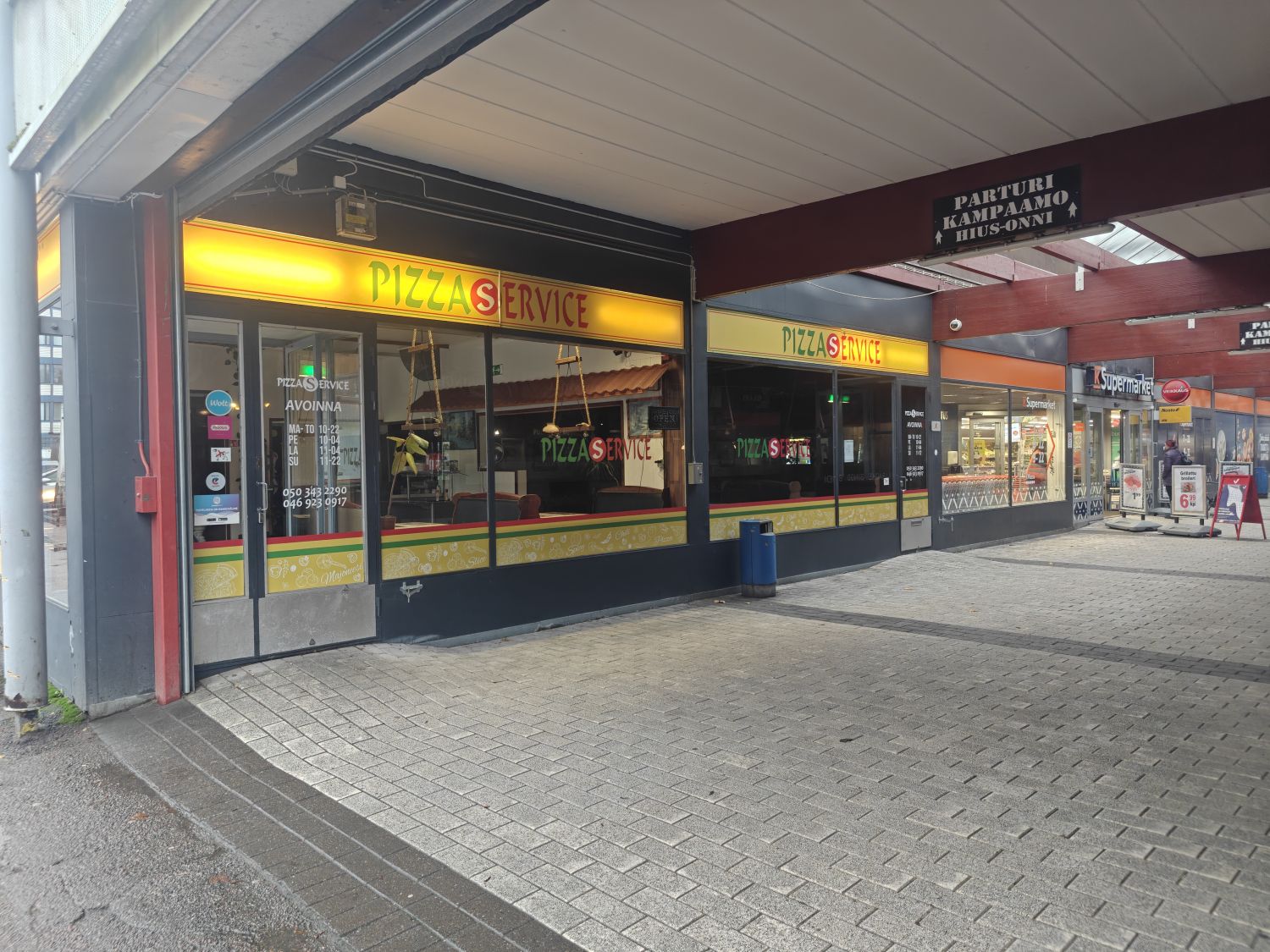 Ravintolatila K-Supermarket Pähkinärinteen vieressä