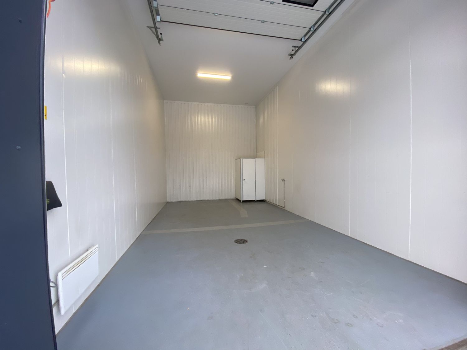 Tikkurilan Talliosakkeelta monikäyttöinen varasto, autotalli, harraste-, toimitila 100. Tilassa jo valmiina wc ja tilan ...