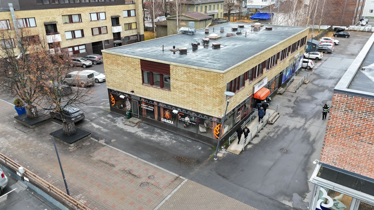 Kesäksi tilan eteen saa ison terassin