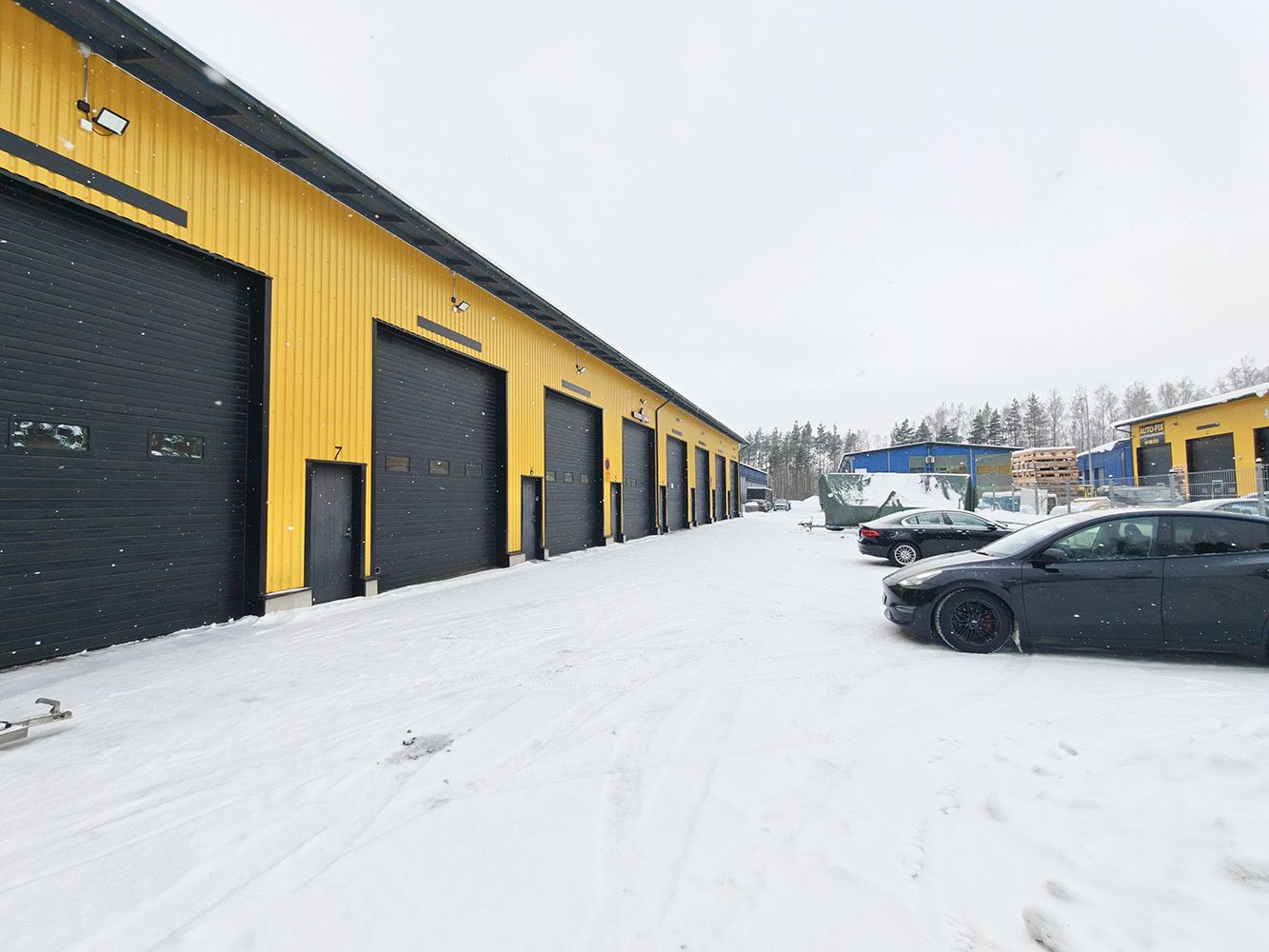 Myytävänä hyvä hallitila Kivikossa!       