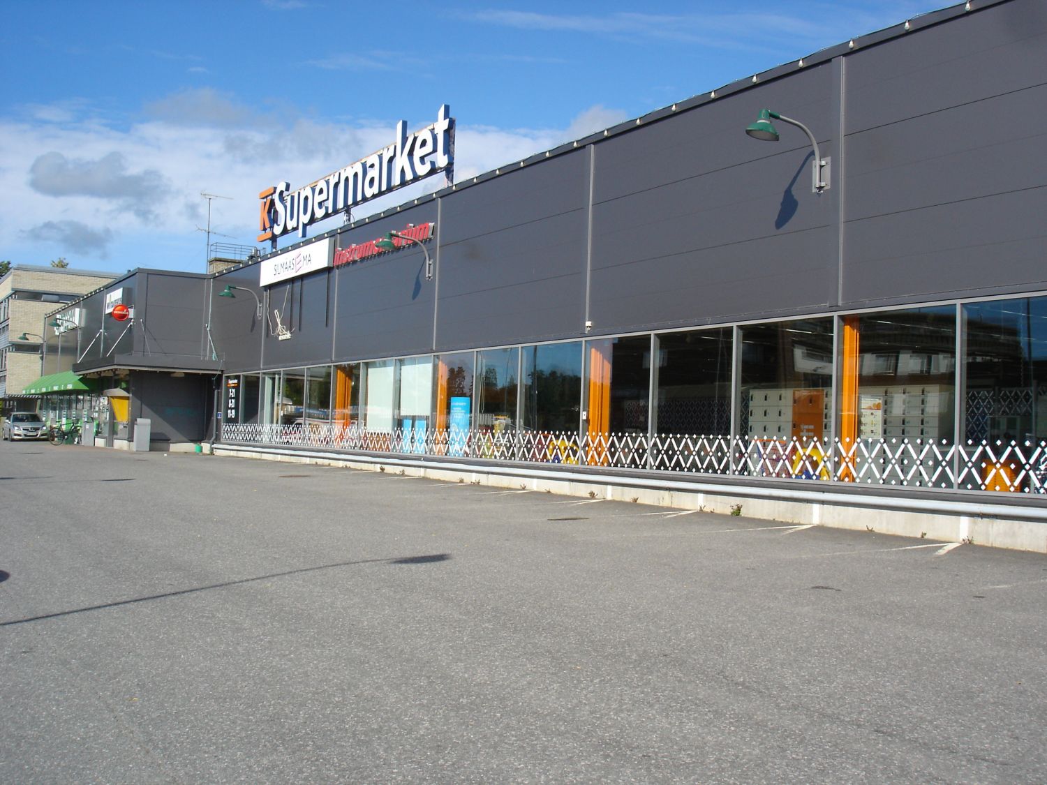 Etsitkö kompaktia ja toimivaa tilaa yrityksellesi? Wiitakeskuksen 31 m² liiketila tarjoaa erinomaisen sijainnin Viitasaaren keskustassa, vilkkaiden palveluiden äärellä. Tämä tila sopii erinomaisesti esimerkiksi parturi-kampaamoksi, kauneushoitolaksi tai muuksi asiakaspalveluun keskittyväksi liiket...