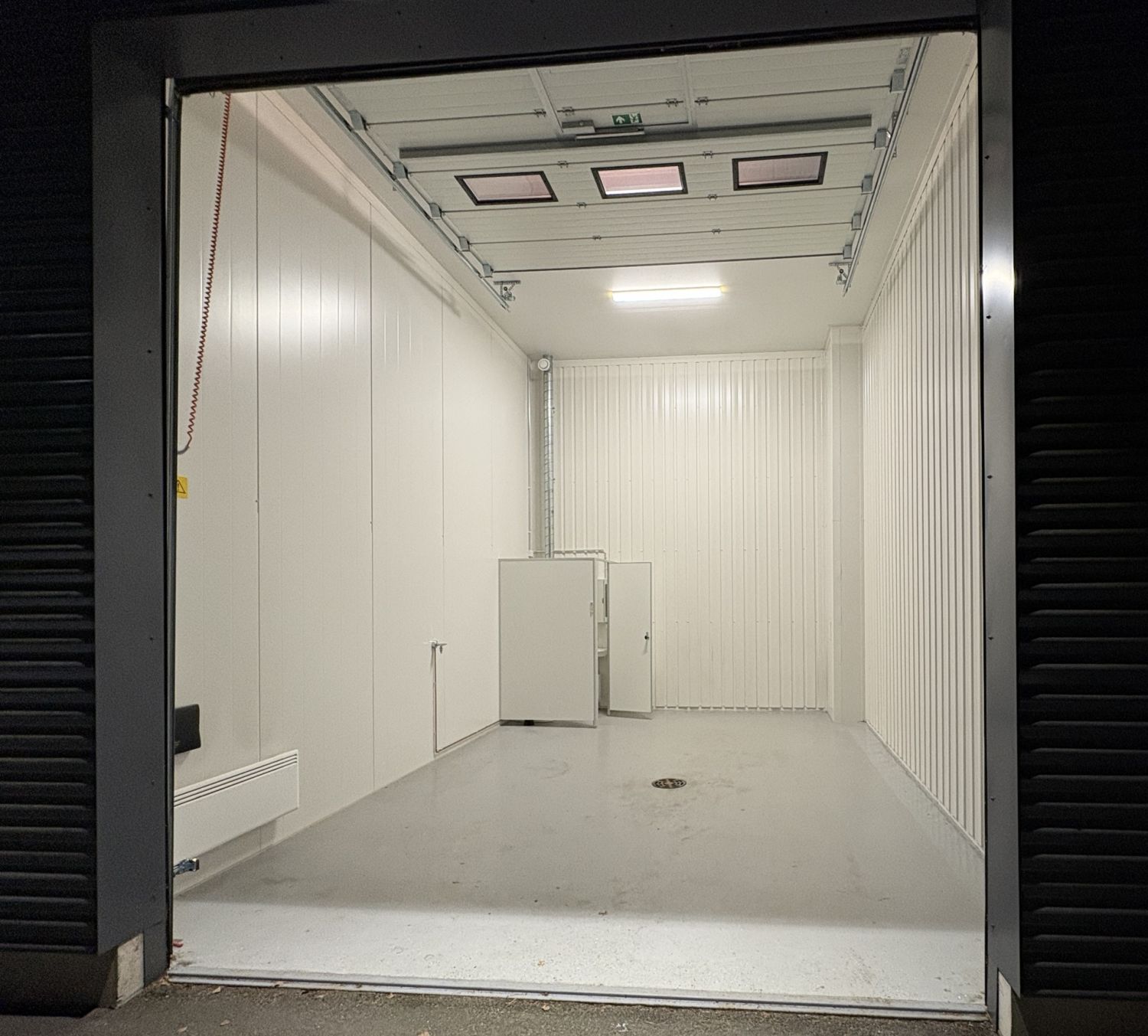 Suositulla Skanssin Talliosakkeella monikäyttöinen varasto, autotalli, harraste-, toimitila 73. Tilassa jo valmiina wc....