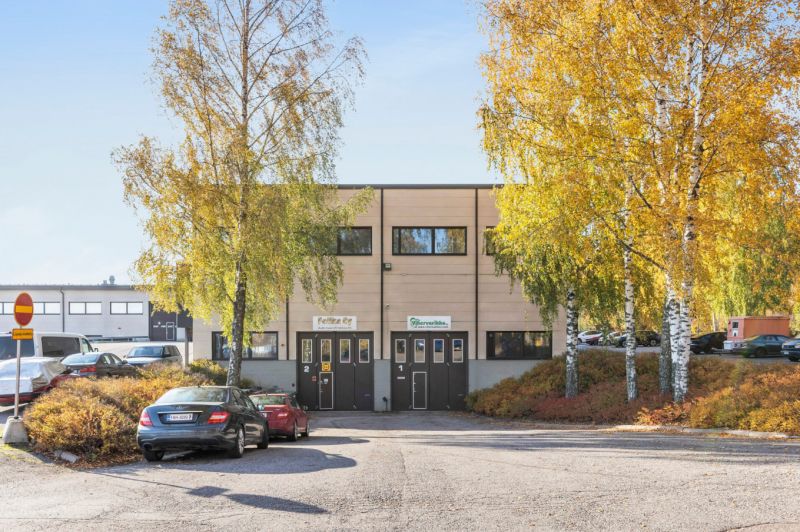 Vuokrataan sisäänajettavaa varasto-tuotantotilaa 360m2. Tilan korkeus n. 4 metriä ja nosto-oven leveys n. 3 metriä. Tila...